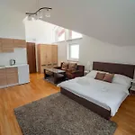 Alpsky Dom Pensjonat 3*